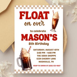 Puede incluir: Una invitación de cumpleaños con las palabras "FLOAT on over" en texto marrón. La invitación es para el 8º cumpleaños de Mason. Incluye la fecha, hora, lugar e información de RSVP. El diseño presenta ilustraciones de flotadores.