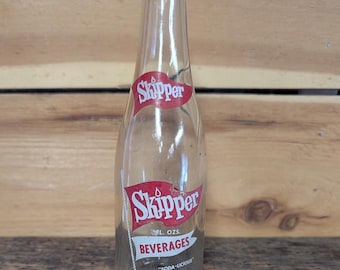 Vintage Skipper Beverages Pittsburgh, PA  Glass Soda Pop Bottle