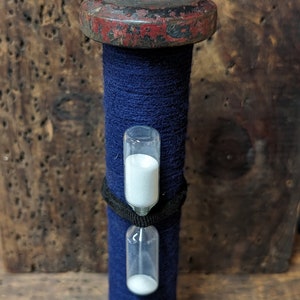 TIMER BOBBIN with navy thread image 2