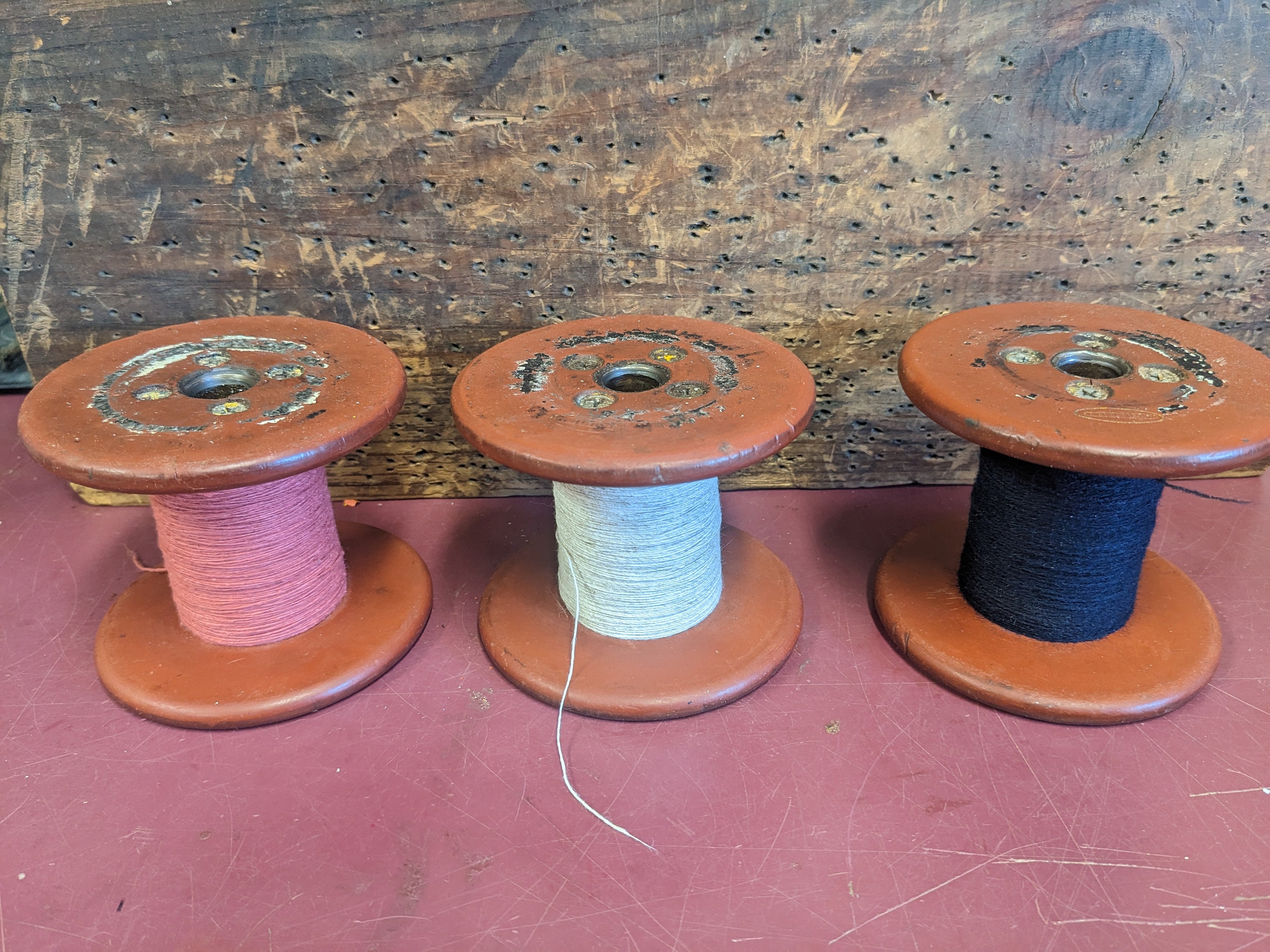 100 Wooden Spools 1 1/8 x 7/8 inch , Wood Bobbin for Crafting, Twine,  Thread, Sewing or Decor