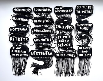 Textbrosch med fransar från IIDZIIBA Kollektion 6