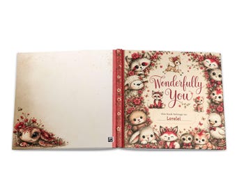 Libro per neonati con copertina rigida, personalizzabile con il nome del bambino e dettagli speciali per creare un libro di storie che le famiglie custodiranno per anni (20x20 cm).
