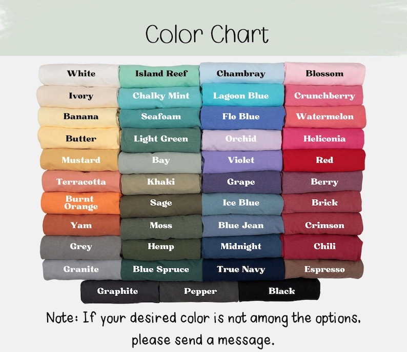 K&ouml;nnte beinhalten: Eine Farbkarte zeigt eine Vielzahl von Stofffarben, darunter Wei&szlig;, Elfenbein und Schwarz, mit Namen wie "Island Reef", "Chambray" und "Blossom". Der Text "Color Chart" steht oben, und ein Hinweis unten besagt, dass man sich melden soll, wenn die gew&uuml;nschte Farbe nicht aufgef&uuml;hrt ist.