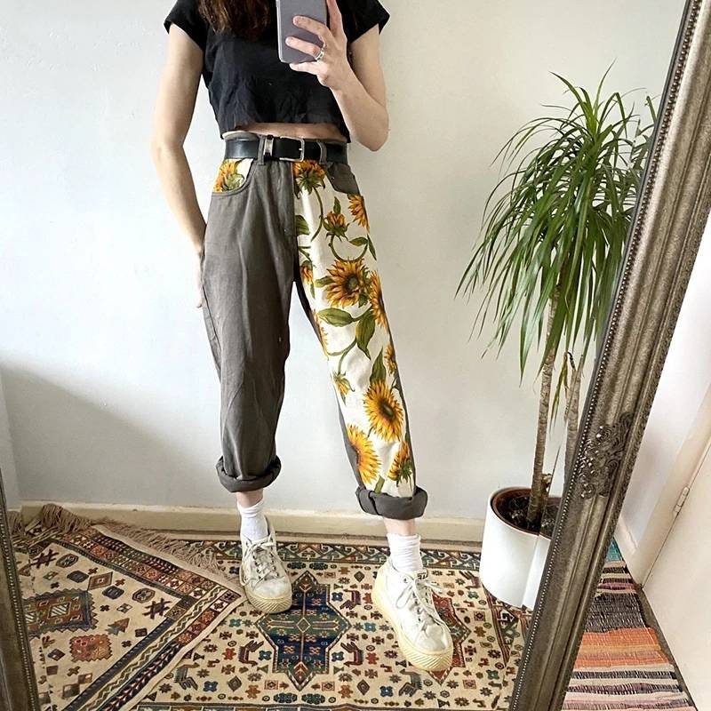 High-waisted Aesthetic Jeans With 