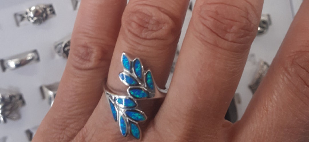 Bijoux indonésiens bague feuille d'opale bleue sertie sur - Etsy France