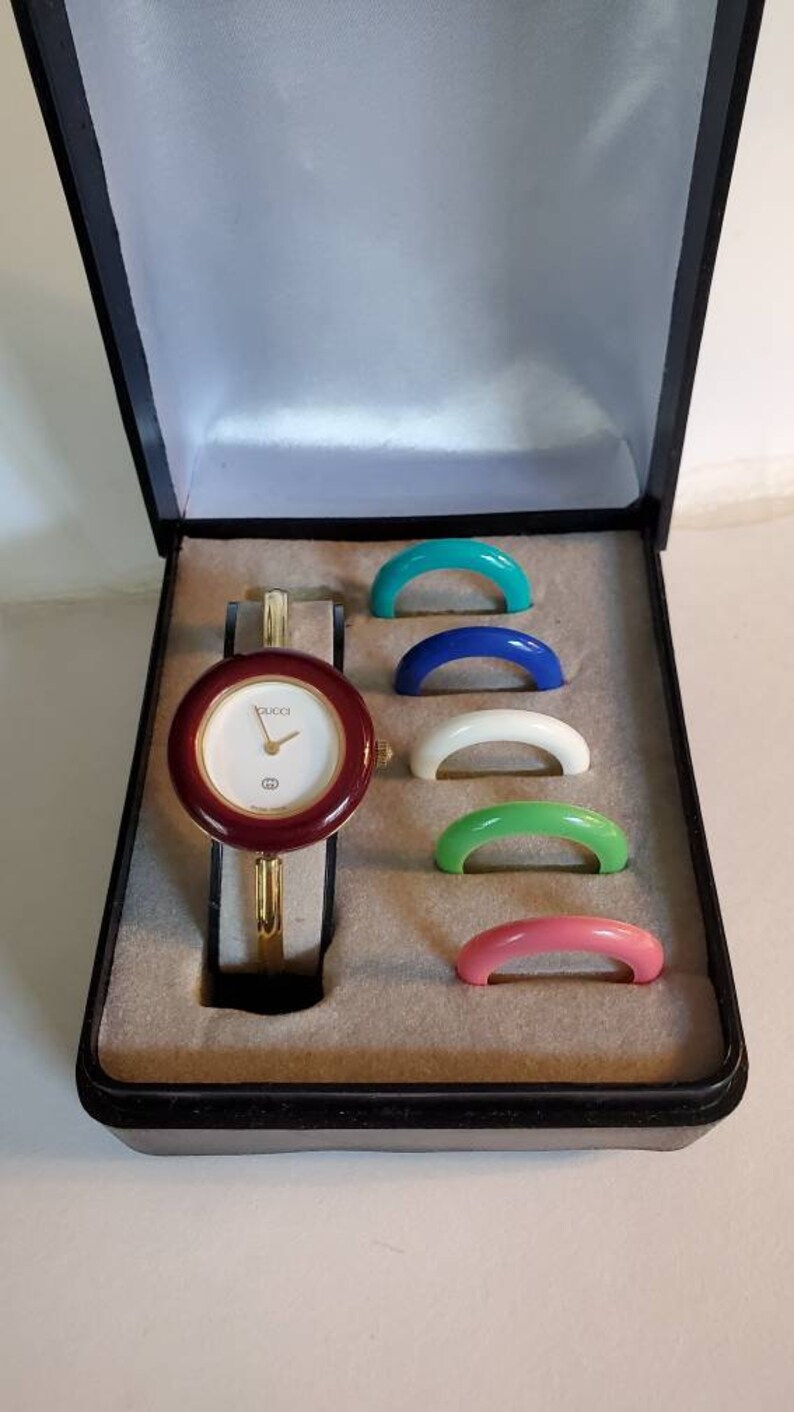 Vintage 18k Gold Plated Gucci Interchangeable Bezel Watch Model 11/12 with 6 inch Bangle Bracelet in Beautiful Like New Condition 