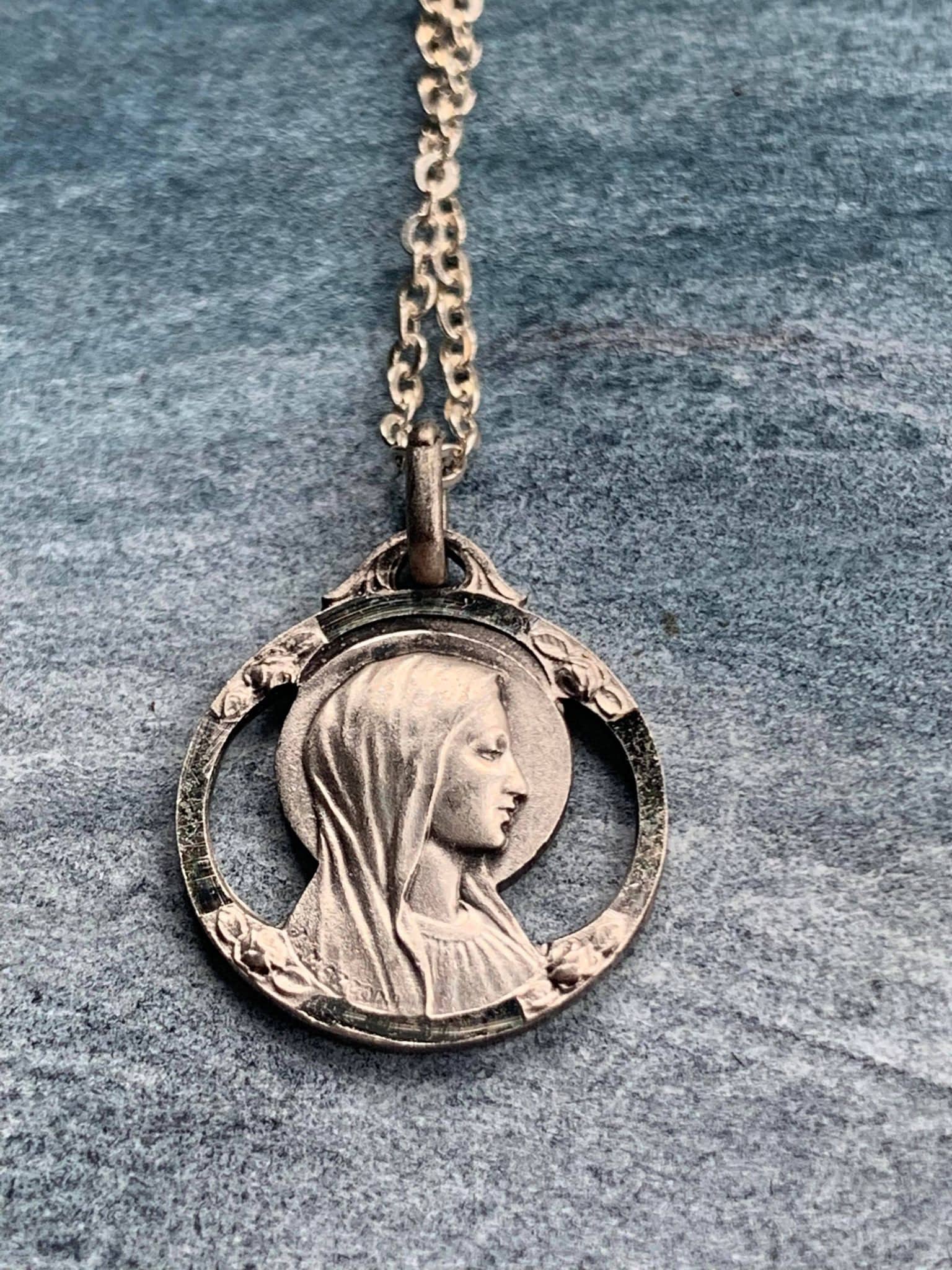 Français Vintage Notre-Dame de Lourdes 800 Médaille Religieuse en Argent avec Collier Sterling 925 D