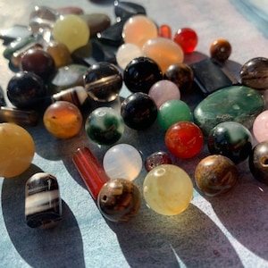lot 20 vintage loose nature mix large gemstone beads tube round agate jade tiger eye quartz crystal green pink white black yellow red