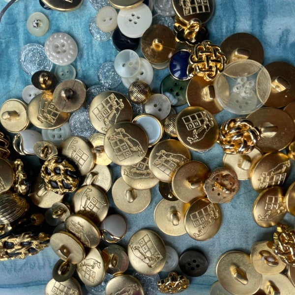 last lot 100pcs  french vintage horse gold bakelite resin button large lot of old button for design clothes