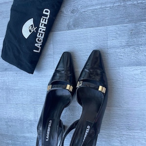 vintage Lagerfel Damenschuhe weiches schwarzes Lammleder Made in France Staubbeutel 36 für 5.5 französischer Designer Chic Goldknopf