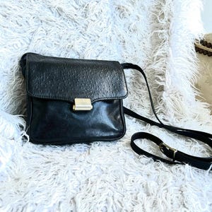 vintage black  leather bag Made in Italy shoulder bag  gold clasp horse cross body bag genuine leather bag