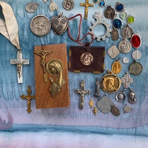 Lot 40pcs antique vintage medal enamel religious medal mother of pearl cross crucifix reliquary croix collection A2030