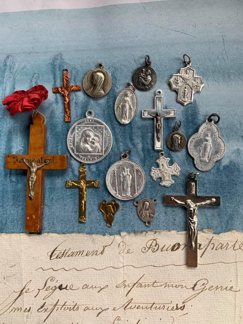 Lot 16Pcs Antique Vintage Médaille Religieuse Croix Crucifix Sacré Cœur Vierge Marie Reliquaire Coll