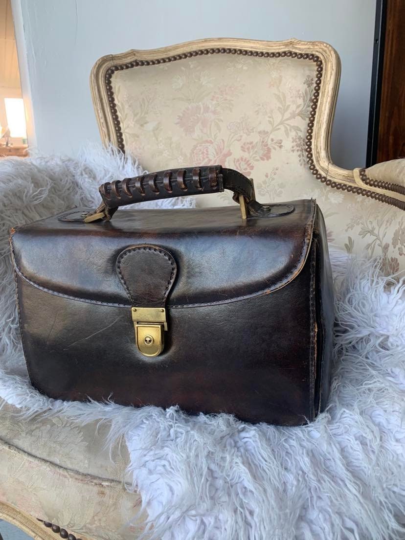 Late 19th century French leather doctor's bag – Chez Pluie