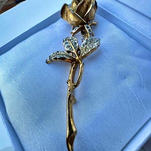 Frankrijk Parijs MARCEL BOUCHER Gold Rose Broche Gesigneerde gegraveerde diamant zirkoon grote bloem broche Frans juweel chic