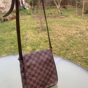 Louis Vuitton Tote in brown checkered canvas and brown leather at