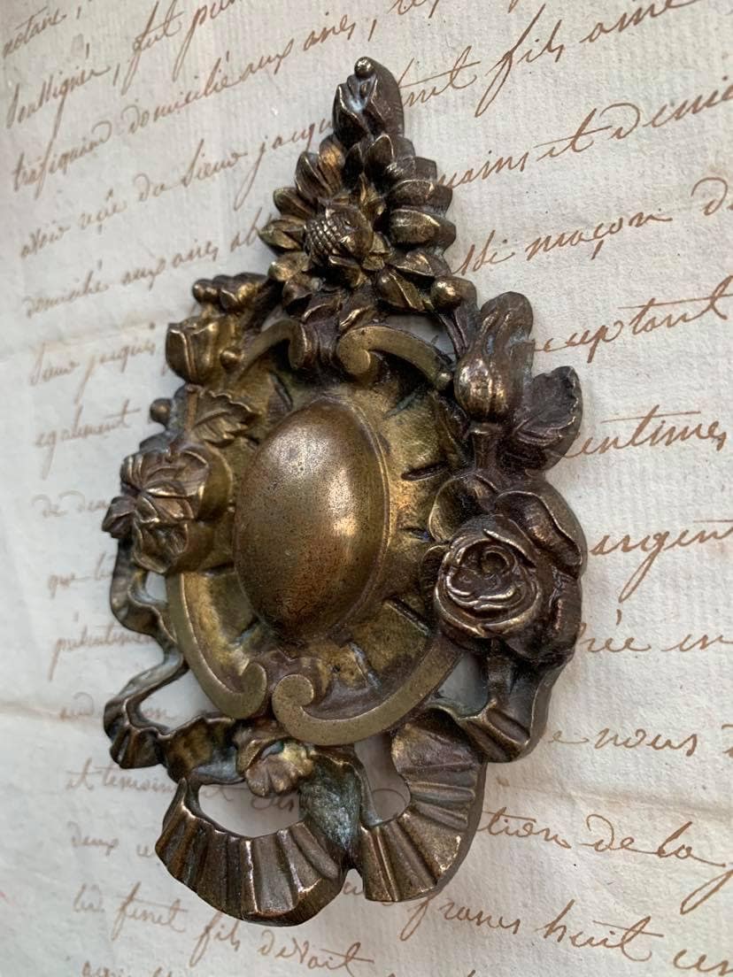 Français Antique 19Ème Siècle Lourd Décoration en Bronze Feuille Lys Fleur Rose Soleil Lis Symbole M