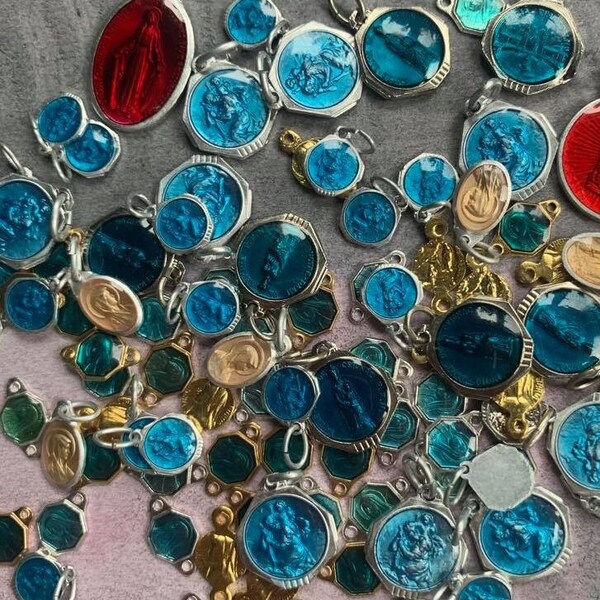 Lot 20pcs vintage french religious medal silver gold bleu red enamel heart medal connector pendant Virgin mary St christophe st Theresa