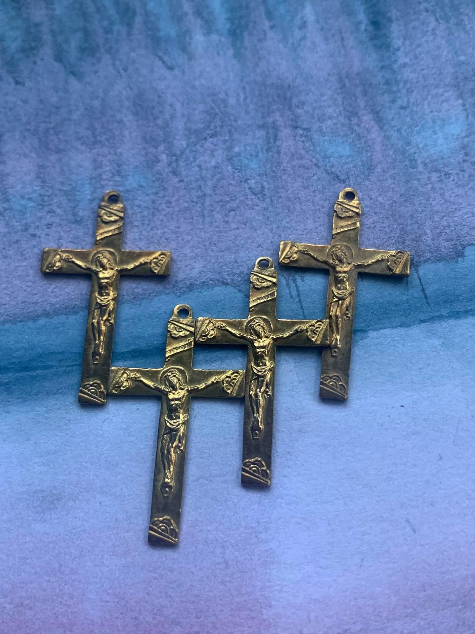 Lot 20Pcs Français Vintage Or Ton Massif Croix en Laiton Crucifix Reliquaire Collection