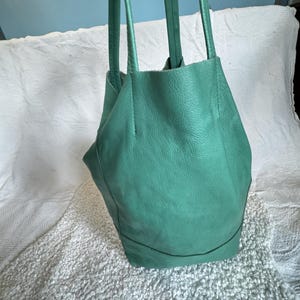 vintage Italy Chic große Bucket Bag echtes Leder Made in Italy Milano grüne Leder Einkaufstasche Umhängetasche sac vert cuir