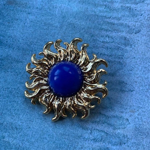 ciondolo a forma di fiore di sole blu placcato oro vintage francese cabochon blu firmato Paris Kristan