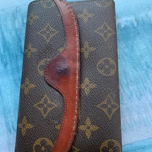 Louis Vuitton vintage Monogram LV LOUIS VUITTON Portefeuille Trifold Monogram metal clasp yellow leather purse carte holder