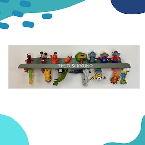 Magnetisches Wandregal - personalisierbares Musikbox Regal in Salbei Grün -  Toniefiguren -  Kinderzimmer - Weihnachten - dünn