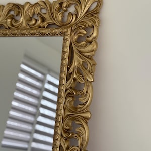 オーバルバロックアンティークゴールドミラー - エレガントな装飾