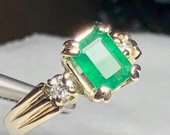 Ring mit Smaragd und Diamant, 585er Weißgold, Größe 6
