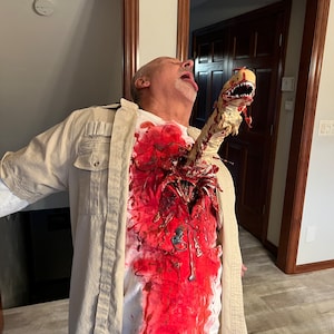 Alien Chestburster That Moves !!!