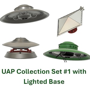 Könnte beinhalten: Eine Sammlung von 3D-gerenderten UFO-Modellen in Grau und Grün, zusammen mit einer weißen geometrischen Form. Die Modelle haben beleuchtete Sockel und detaillierte Designs. Der Text unten lautet "UAP Collection Set #1 with Lighted Base."
