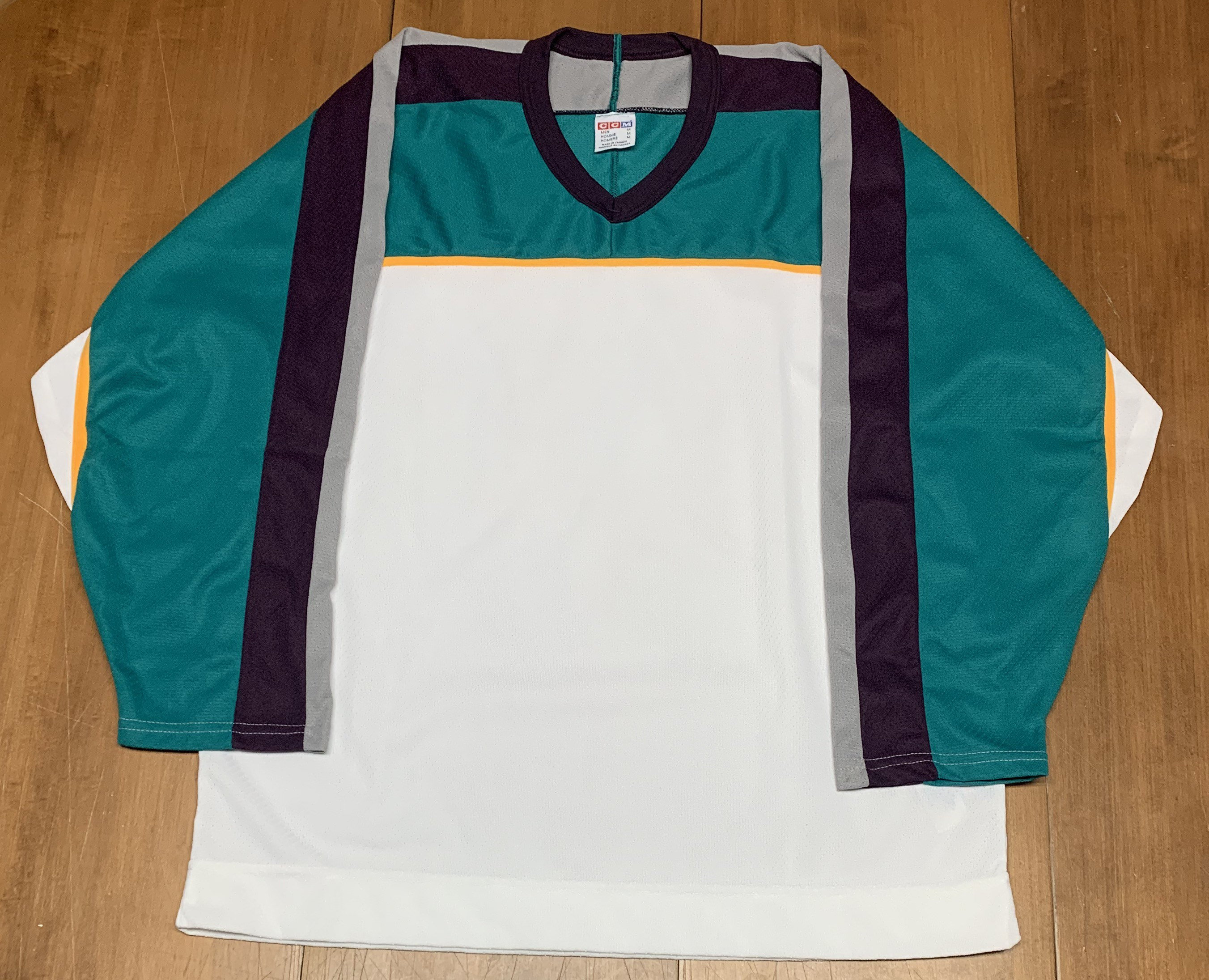 Mighty Ducks Cast Autographed (Green #92) Custom Hockey Jersey w/ Ducks Fly  Together - 6 Signatures - Beckett