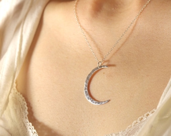 Silber Neumond Halskette, Minimalistische Mond Halskette, Halbmond Choker Halskette, Schmuck, Geschenk für sie