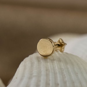 14K Massief Goud Cirkel Piercing | Sierlijke Gouden Stud Oorbel | Minimalistische Tragus Kraakbeen Oorbel| Ronde Helix Piercing | Cirkel Dot Piercing