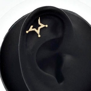 Piercing de hélice de meia estrela em ouro 14K, piercing de cartilagem de ouro com várias pedras, brinco elegante de ouro maciço, piercing de ouro celestial