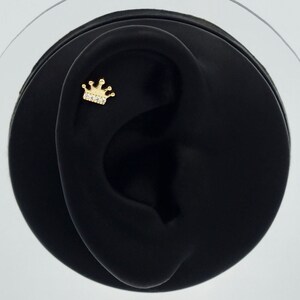 14K Gold Special Design Queen Crown Helix Piercing, Multistone Knorpel Ohrstecker, Gold Tragus Piercing, Gold Modern Krone Ohrring