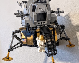 Pantalla de montaje en pared Ultimate Display Solutions para Lego 10266 Apollo 11 Lunar Lander
