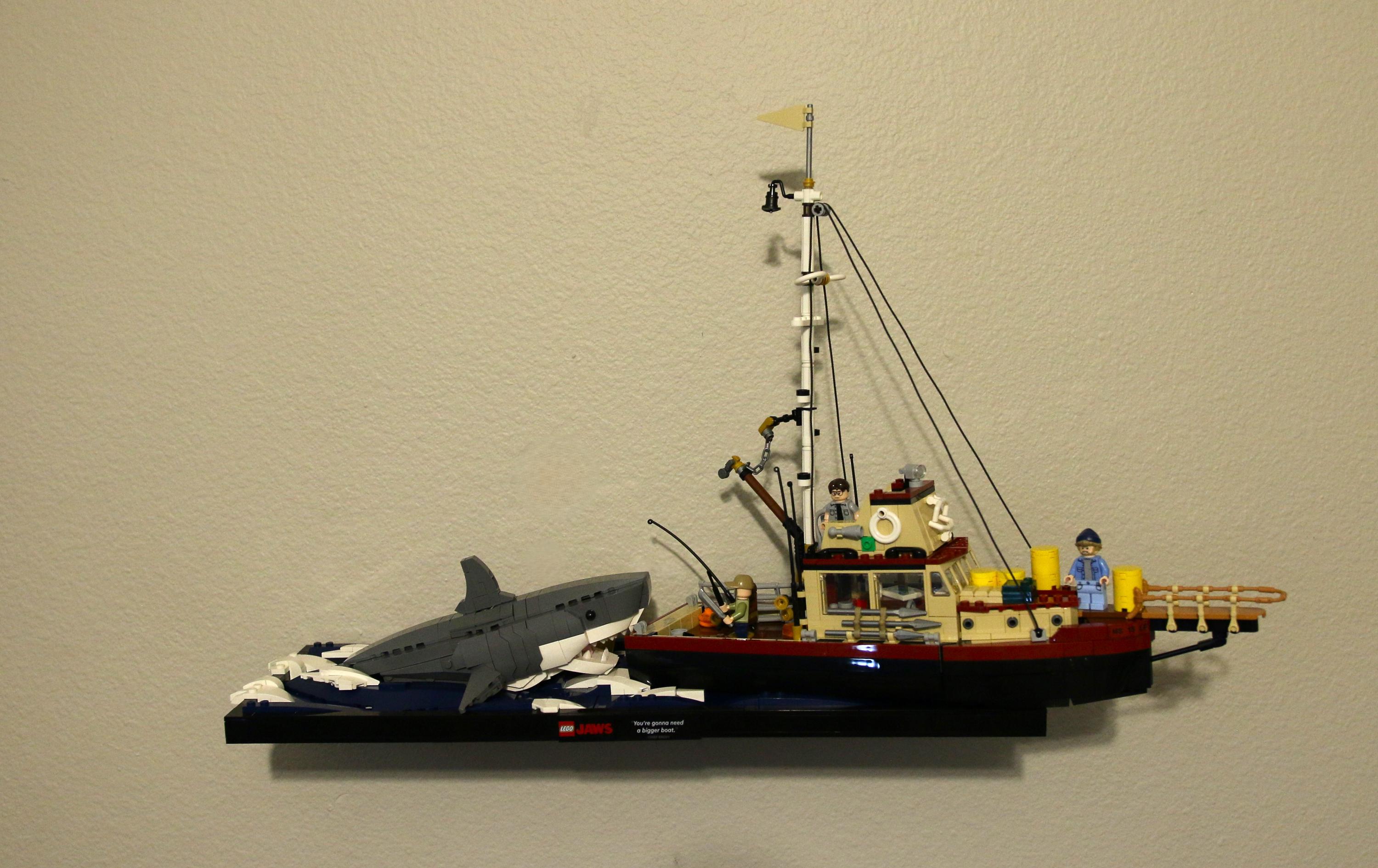 Ultimate Display Solutions Wall Mount Display for Lego 21350 Jaws