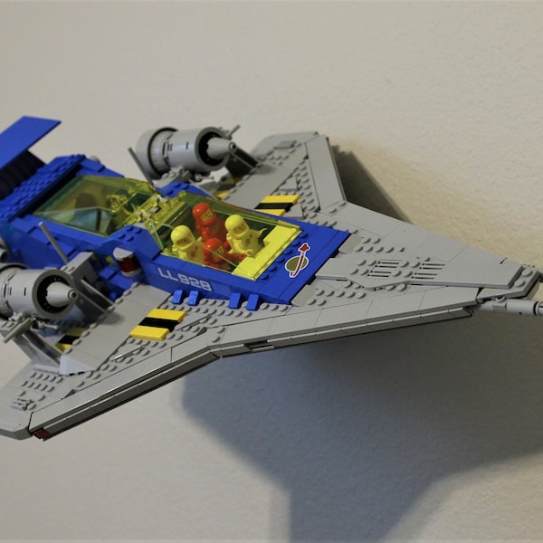 Ultimate Display Solutions wall mount display for Lego 10497 Galaxy Explorer