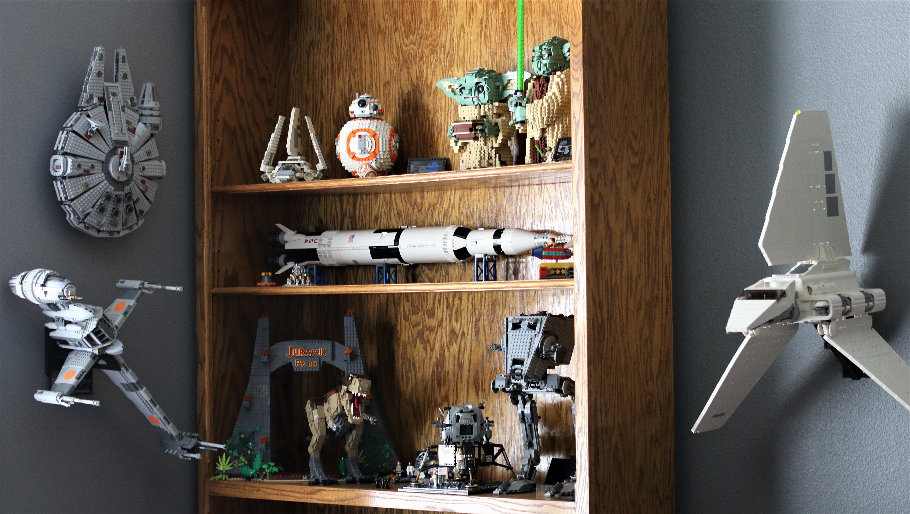 Ultimate Display Solutions 壁掛けディスプレイ、レゴ 7965、75105