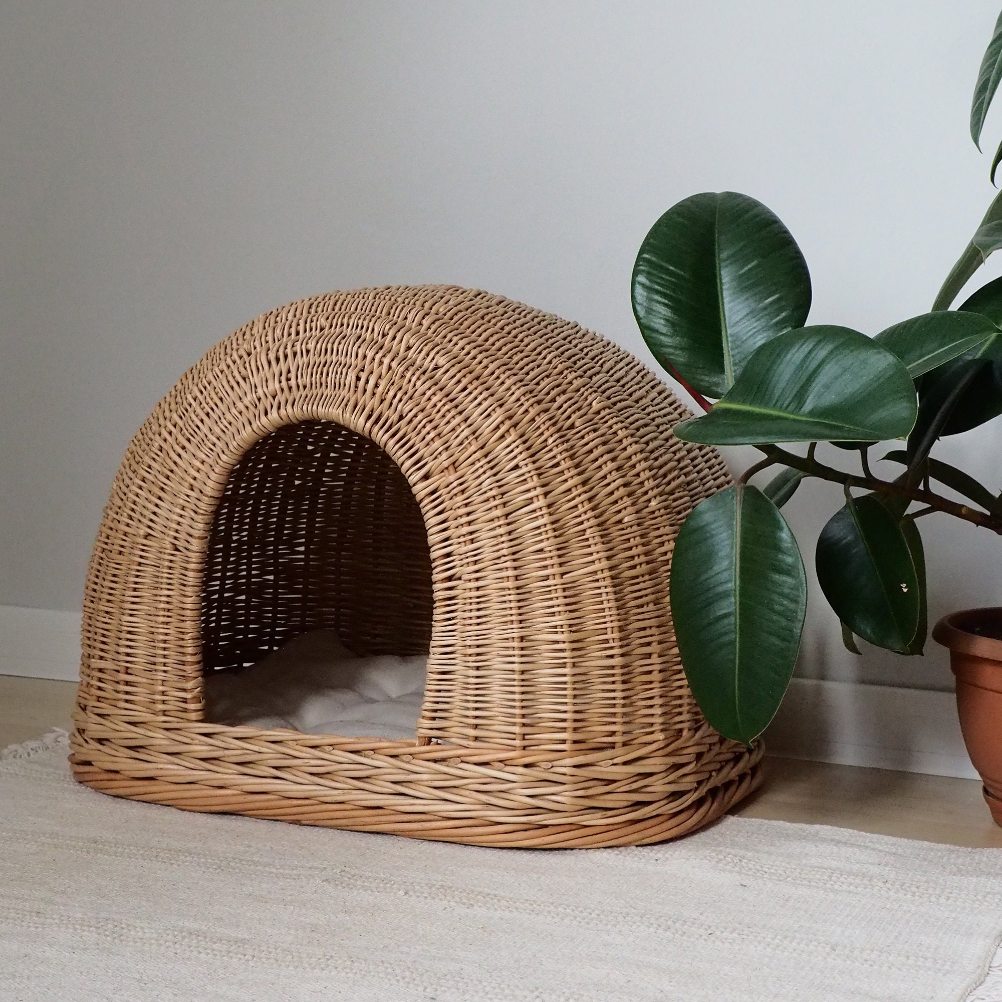 cat wicker bed