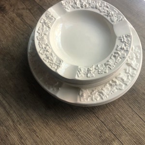 Wedgwood Embossed Queensware Large Round Ashtray, England