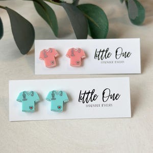 PENDIENTES HANDADE l Pendientes tipo botón para blusa médica