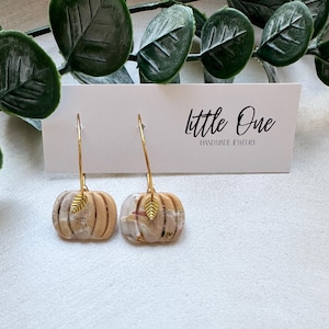 HANDMADE CLAY EARRINGS l Pumpkin pendant hoop