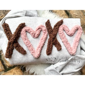 Valentine Day Sweatshirt* Yarn Sweatshirt* Gifts for her* Embroidered Valentines Day Sweatshirt* Crewneck* Heart