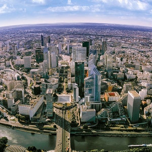 La Défense met de Grande Arche in Panorama Parijs 2016 image 2