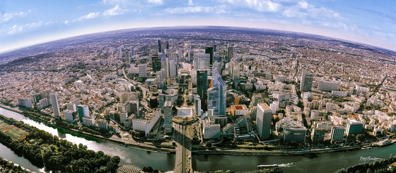 La Défense met de Grande Arche in Panorama Parijs 2016 image 2