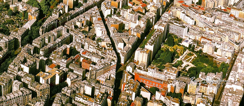 Parijs in Panorama with Sacre Coeur 2016 image 3
