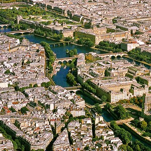 Parijs in Panorama with Nortre-Dame on Île de la Cité 2016 image 3