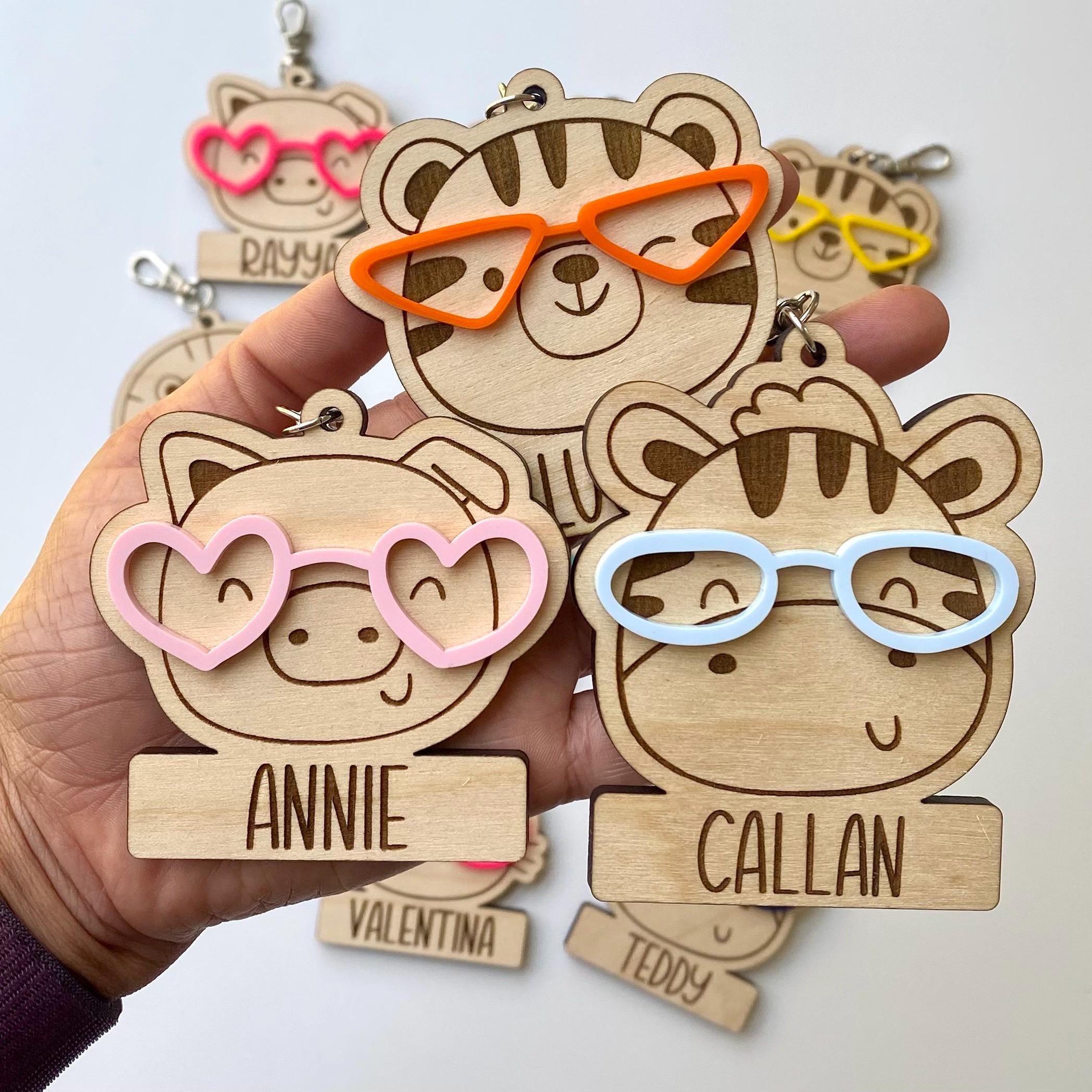 Personalized Wooden Animal Bag Tags, Diaper Bag Tag, Backpack name keychain, Cute Wood name tags, Backpack tags, School tags, Lunchbox tag,